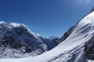 Lire la suite à propos de l’article Trek d’Island Peak par le Cho-La Pass et le Camp de base de l’Everest en 19 jours