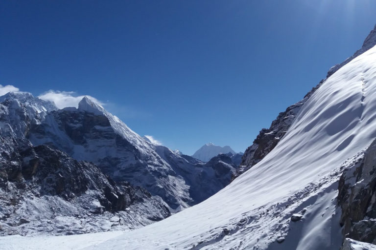 Lire la suite à propos de l’article Trek d’Island Peak par le Cho-La Pass et le Camp de base de l’Everest en 19 jours